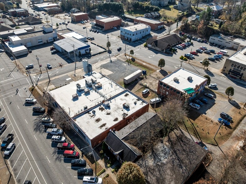 More Photos Of 212 S Green St, Morganton Bar For Sale