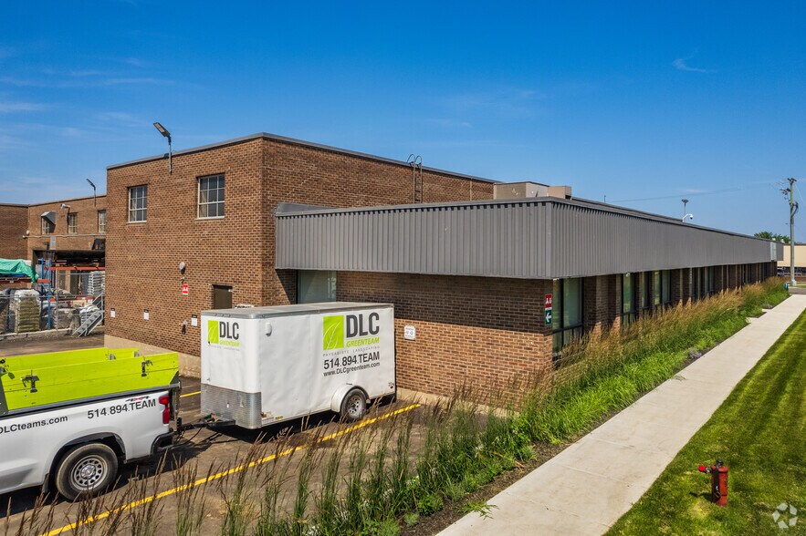 More Photos Of 16839-16849 Boul Hymus, Kirkland Light Distribution For Lease