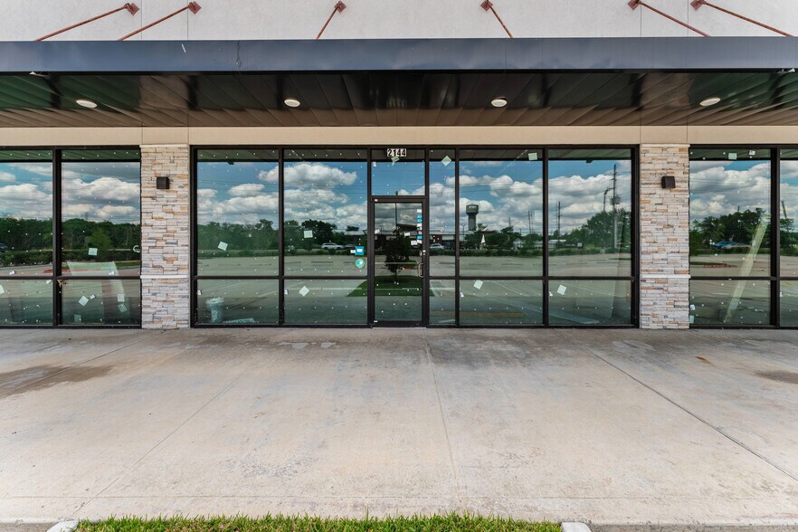 More Photos Of 2144 FM 1092 Rd, Missouri City Restaurant For Sale