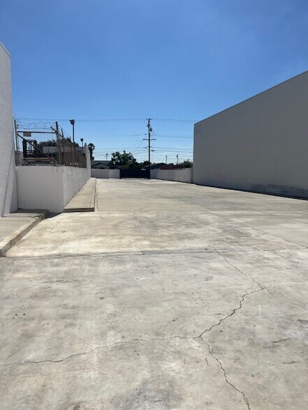 More Photos Of 2220 Lee Ave, South El Monte Warehouse For Lease