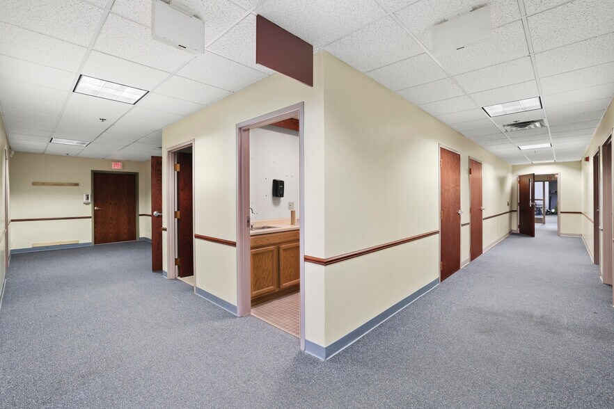 More Photos Of 1317 W Grand Ave, Port Washington Medical For Lease