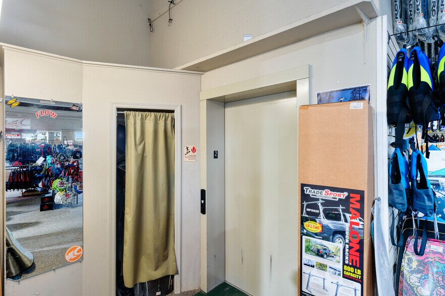 More Photos Of 3090 Ridgewood Dr, Daytona Beach Freestanding For Sale