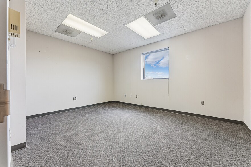 More Photos Of 501 Locust Ave, Fairmont Freestanding For Sale