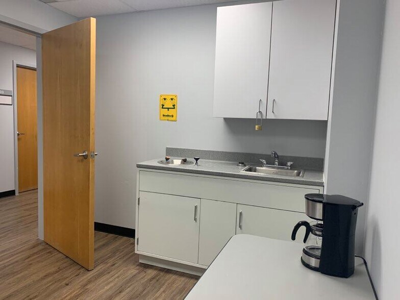 More Photos Of 6500 W Main St, Belleville Coworking Space