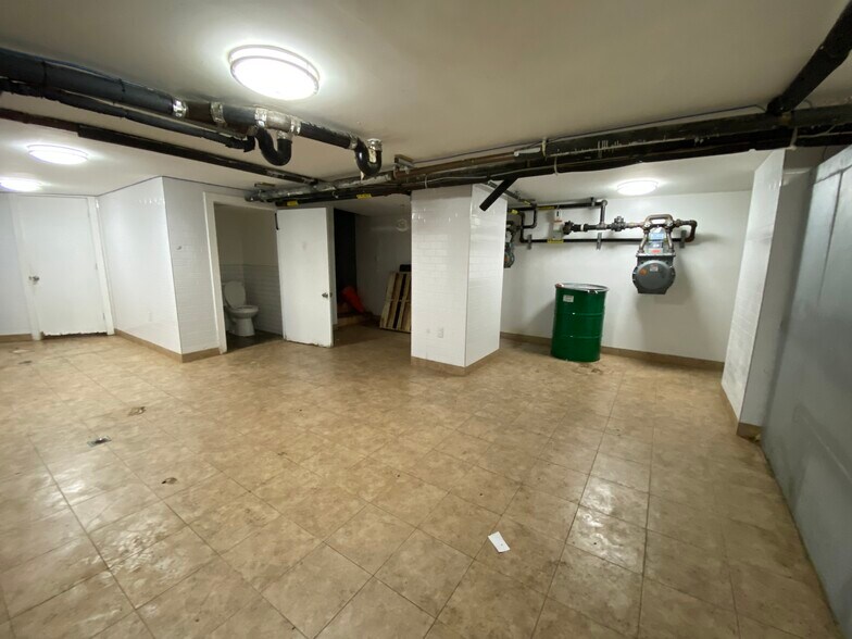 More Photos Of 886-894 1st Ave, New York Apartments For Lease