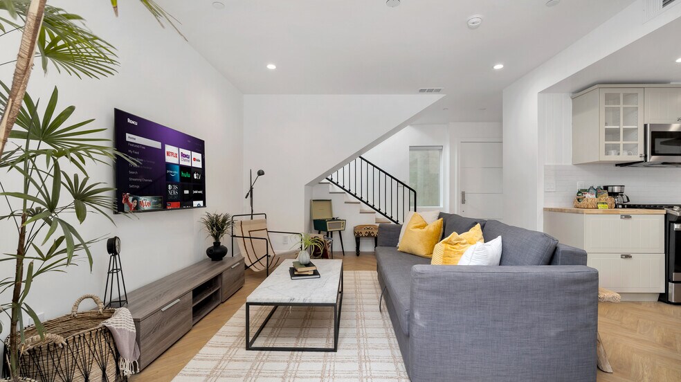 More Photos Of 1351 Seward St, Los Angeles Apartments For Sale