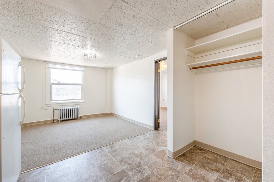More Photos Of 803-815 SE Stephens St, Roseburg Multifamily For Sale