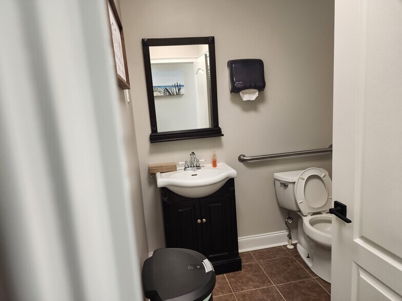 More Photos Of 485 S Perry St, Lawrenceville Coworking Space