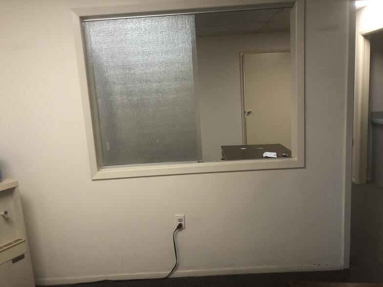 More Photos Of 170 Changebridge Rd, Montville Office For Sale