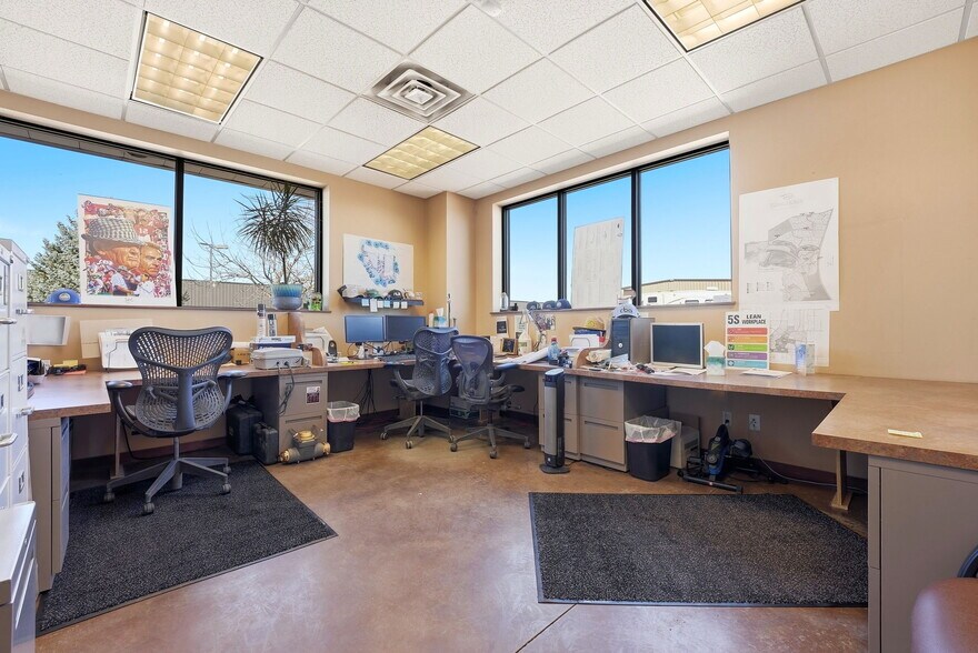 More Photos Of 1925 Aeroplaza Dr, Colorado Springs Warehouse For Lease