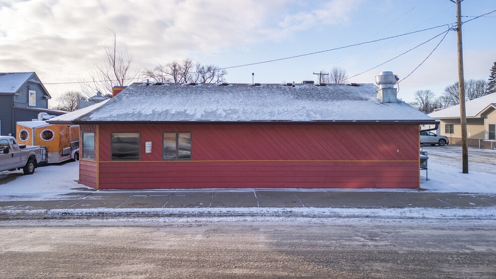 More Photos Of 300 S Main St, Pine Island Restaurant For Sale