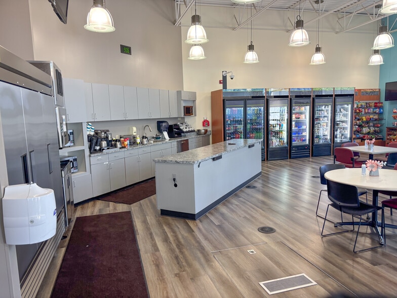 More Photos Of 3355 Walker Ave NW, Grand Rapids Office For Lease