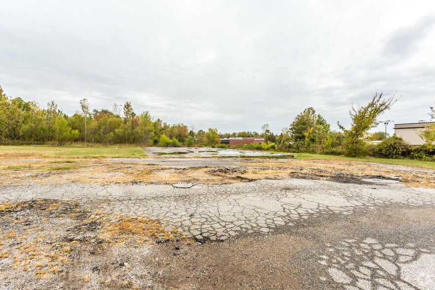 Primary Photo Of 965 Goodman Rd W, Horn Lake Land For Sale