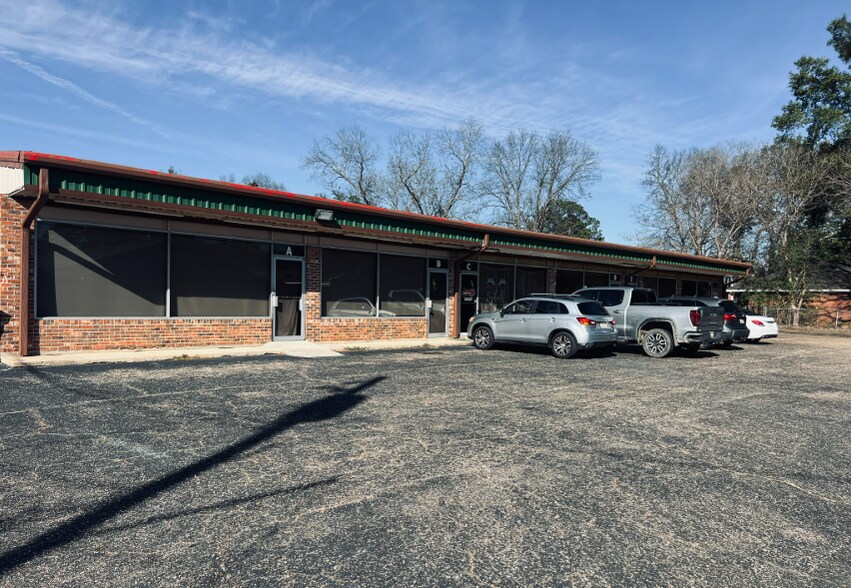 More Photos Of 963 S Memorial Dr, Prattville General Retail For Lease