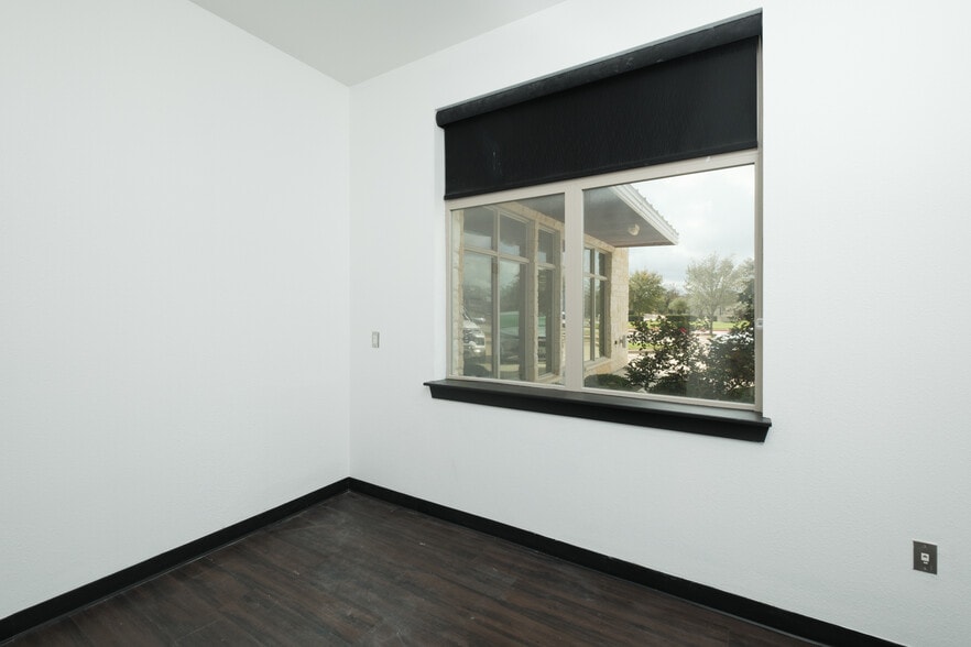 More Photos Of 750 William D Fitch Pky, College Station Medical For Sale