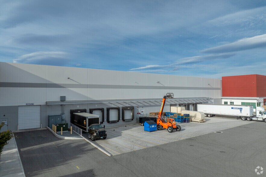 More Photos Of 445 Ingenuity Ave, Sparks Industrial For Lease