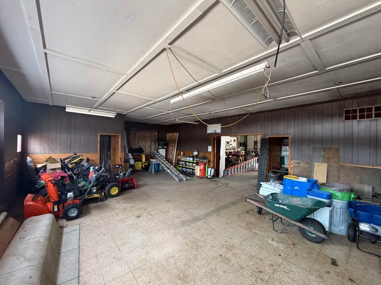 More Photos Of 2231 W Grand Ave, Wisconsin Rapids Auto Repair For Sale