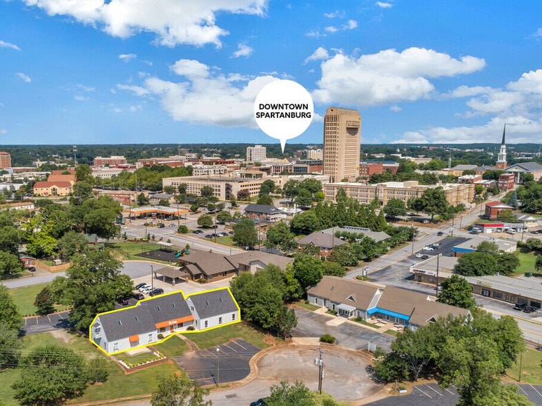 More Photos Of 300 Henry Pl, Spartanburg Flex For Lease
