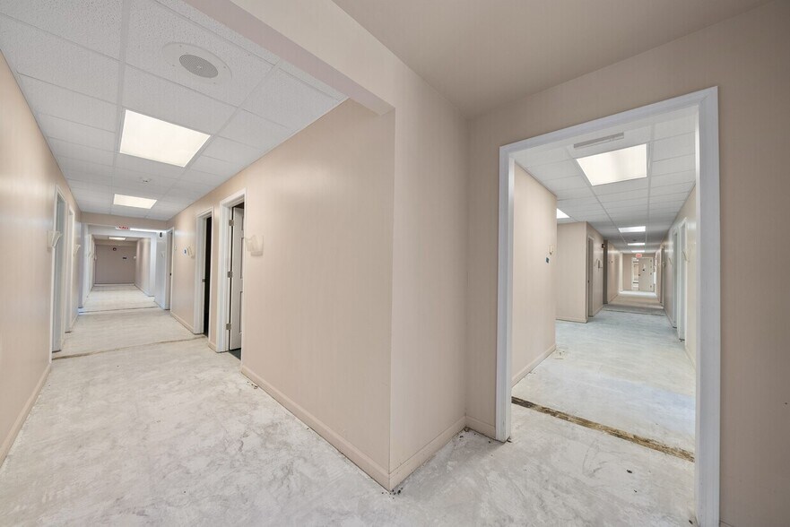 More Photos Of 230 N Tyndall Pky, Panama City Office For Lease