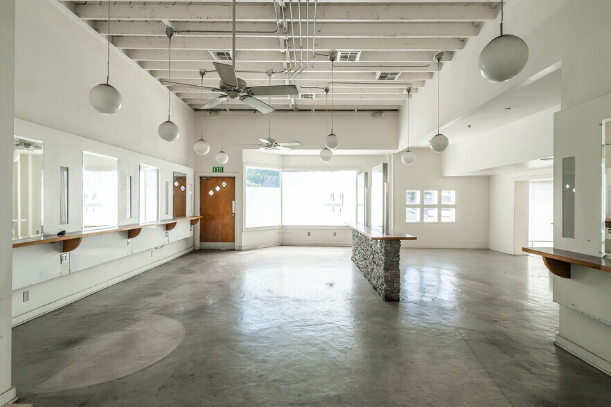 More Photos Of 723-727 N Fairfax Ave, Los Angeles General Retail For Lease