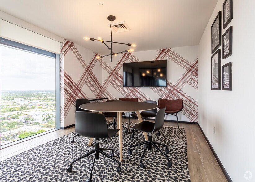 More Photos Of 221 SW 1st Ave, Fort Lauderdale Apartments For Lease