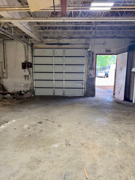 More Photos Of 1212 Lincoln Dr, High Point Manufacturing For Lease