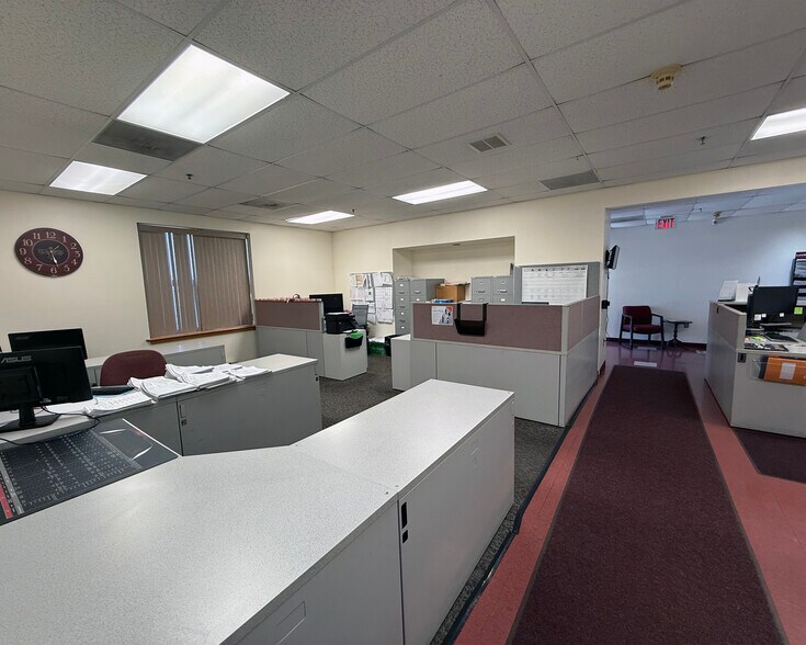 More Photos Of 14 McFadden Rd, Palmer Warehouse For Lease