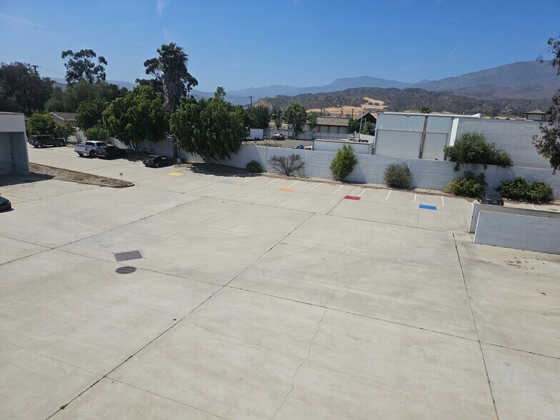 More Photos Of 200 S Hallock Dr, Santa Paula Manufacturing For Sale