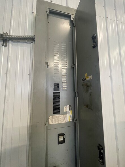 More Photos Of 247 Tioga St, Wellsboro Auto Repair For Lease