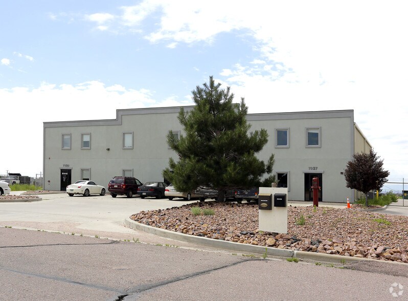 More Photos Of 7927-7939 Red Granite Loop, Colorado Springs Warehouse For Lease