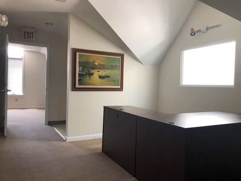 More Photos Of 20 3rd St W, Media Office For Sale