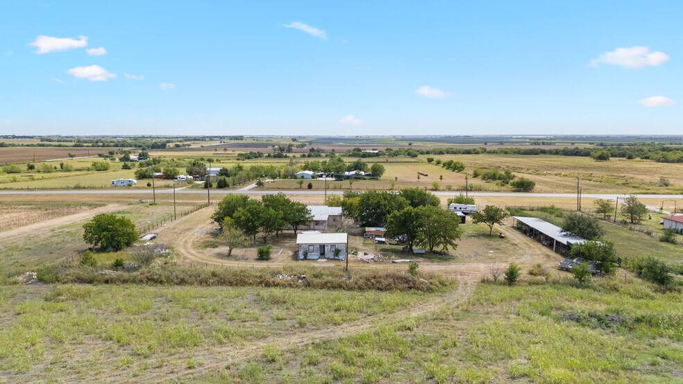 More Photos Of 19016 FM 973 N, Coupland Flex For Sale