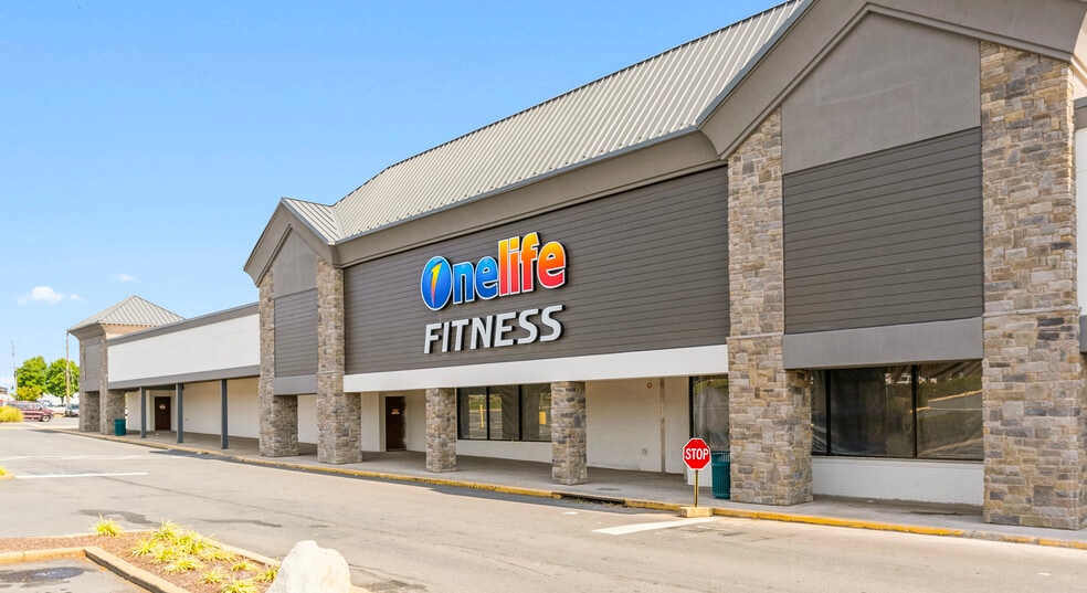 More Photos Of 8025-8125 Sudley Rd, Manassas Unknown For Lease