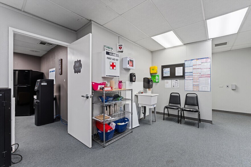 More Photos Of 3700 W Avenue L, Lancaster Schools For Lease