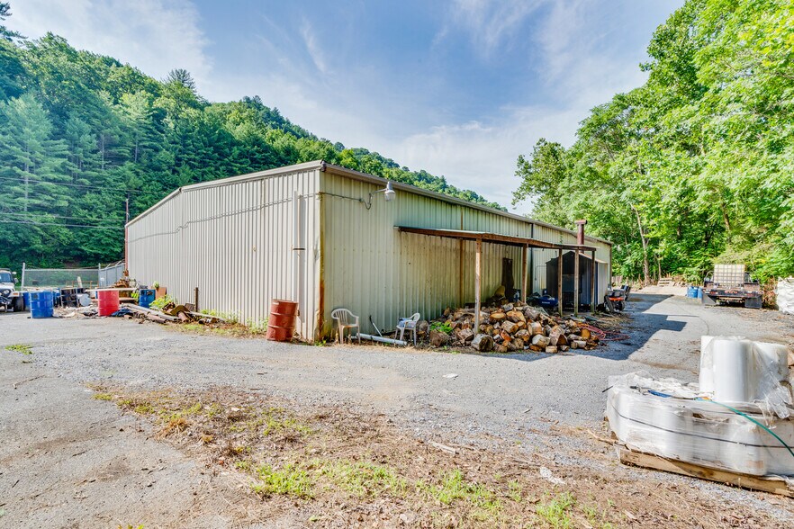 More Photos Of 5560 Highway 19 E, Hampton Manufacturing For Sale