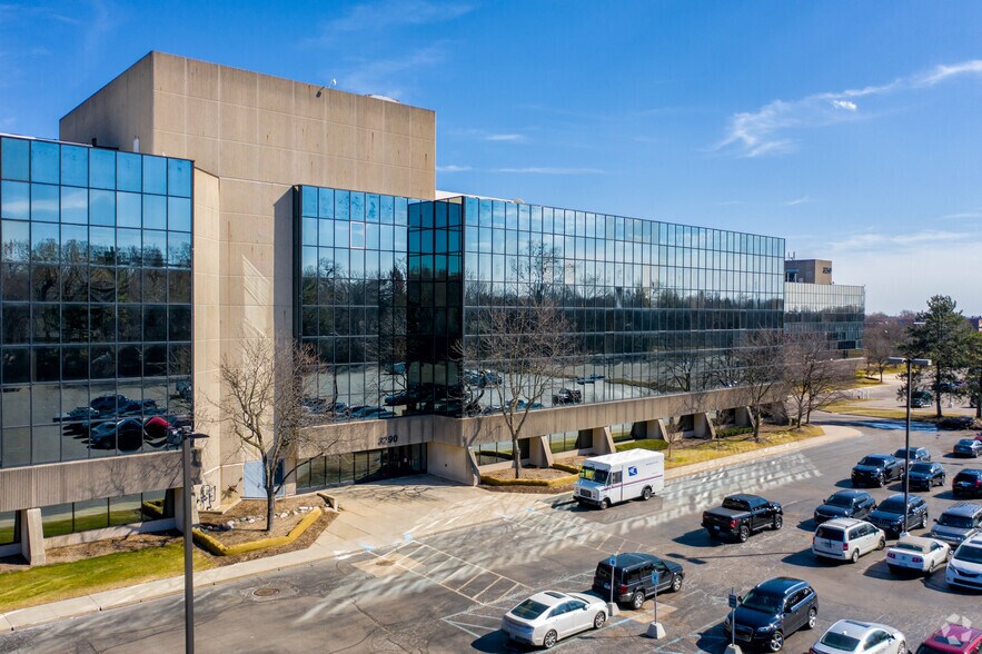 More Photos Of 3310 W Big Beaver Rd, Troy Unknown For Lease