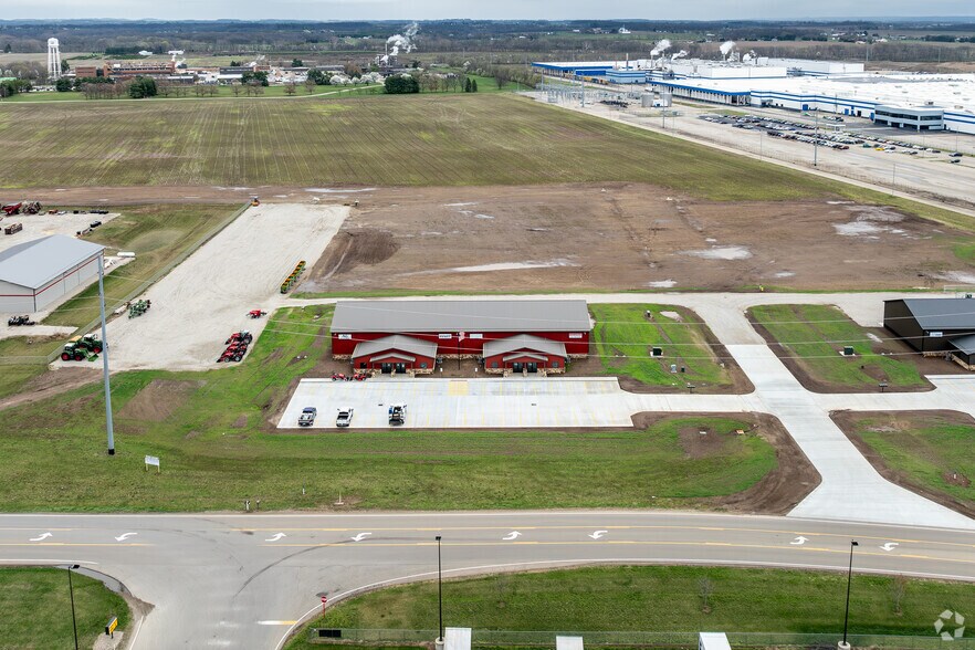 More Photos Of 25816 Duroc St, Circleville Flex For Sale