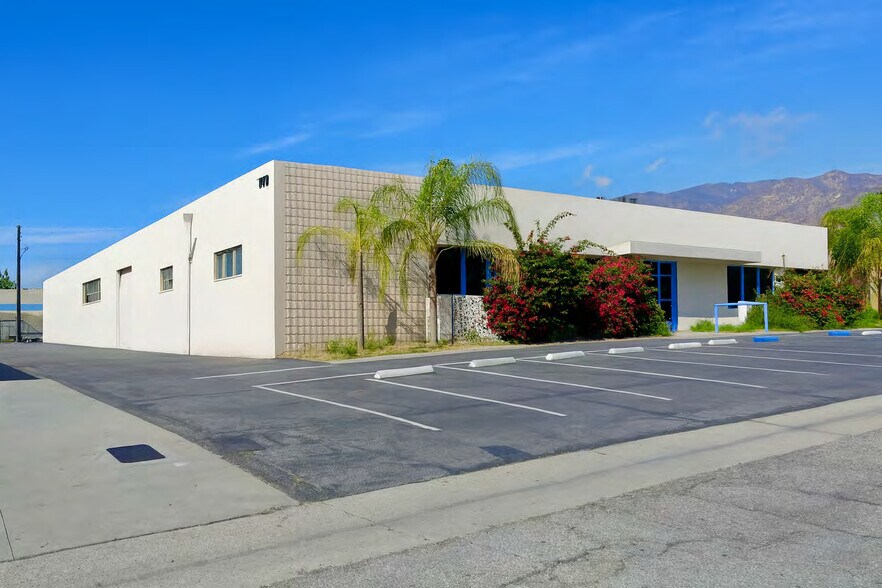 Primary Photo Of 749-751 N Coney Ave, Azusa Warehouse For Lease