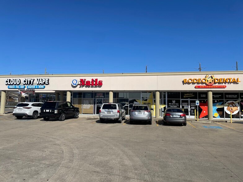 Primary Photo Of 7844 W Tidwell Rd, Houston Storefront For Sale