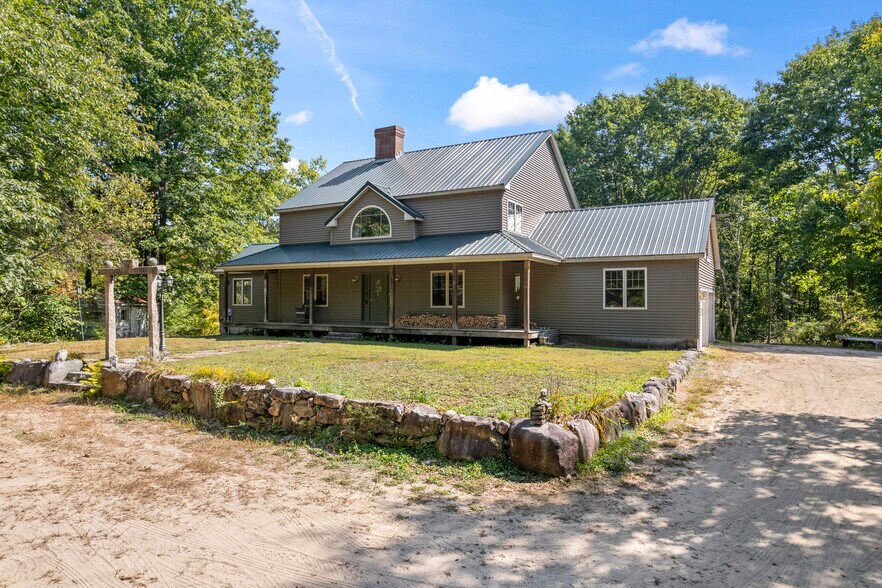 More Photos Of 41 Hobbs Rd, West Newfield Specialty For Sale