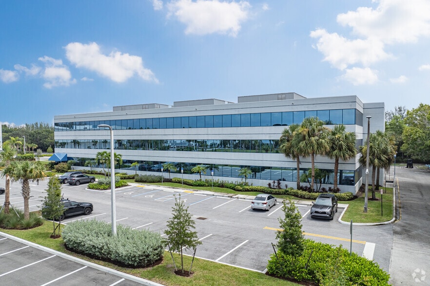 More Photos Of 360 Hiatt Dr, Palm Beach Gardens Office For Lease