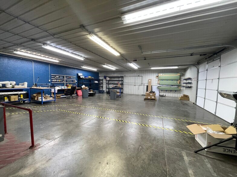 More Photos Of 11624 E State Road 250, Crothersville Warehouse For Sale