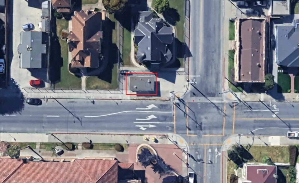More Photos Of 265 E Beach St, Watsonville Storefront For Lease