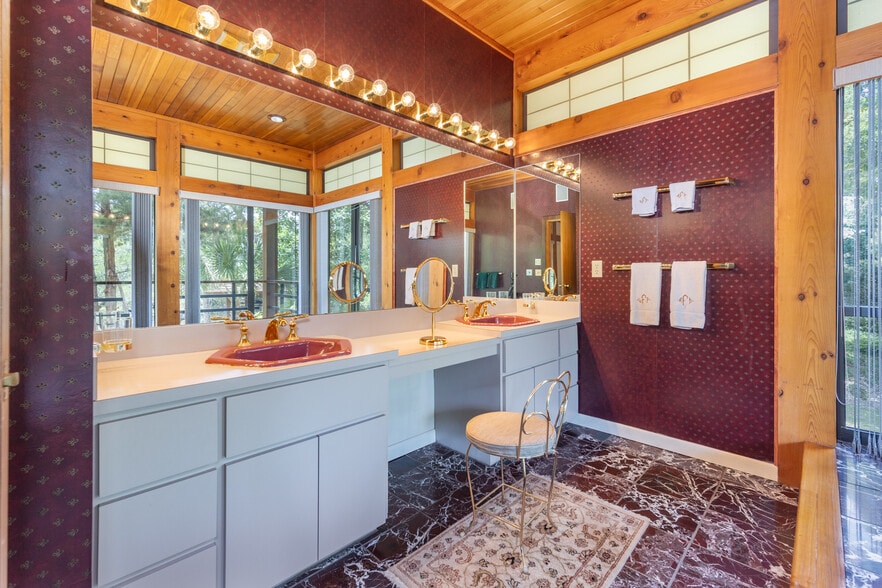 More Photos Of 1606 3rd Ave SE, Steinhatchee Lodge Meeting Hall For Sale