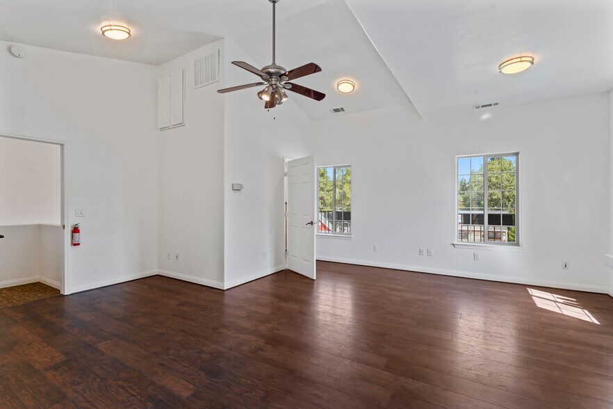 More Photos Of 31961 Hilltop Blvd, Running Springs Loft Creative Space For Sale