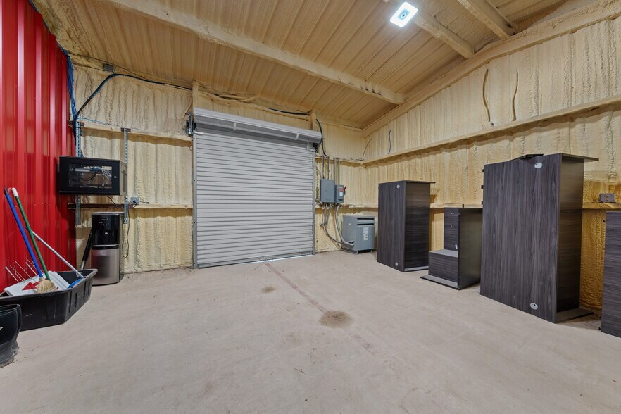 More Photos Of 4159 Highway 6, Clifton Showroom For Sale