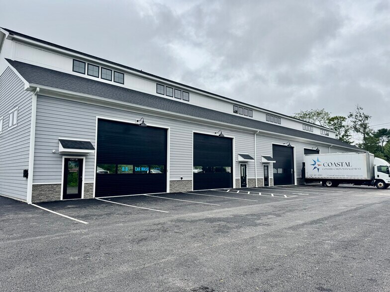 Primary Photo Of 2951 E Main Rd, Portsmouth Warehouse For Lease