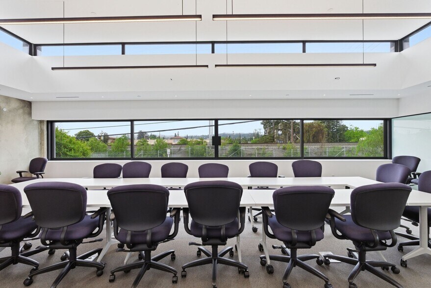 More Photos Of 1401 Old County Rd, San Carlos Manufacturing For Sale