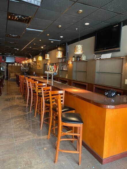 More Photos Of 2102 Market St, Philadelphia Restaurant For Lease