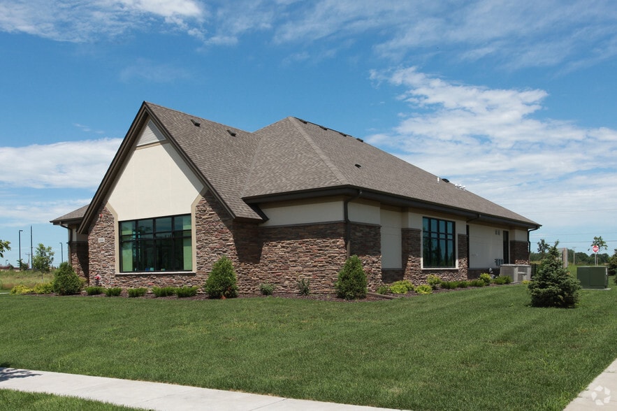 Primary Photo Of 4644 Victor Path, Hugo Veterinarian Kennel For Sale